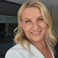 Justyna A Sands CeMAP