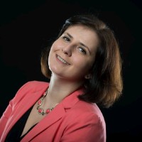 Andreea Neeson, Cams, Crm