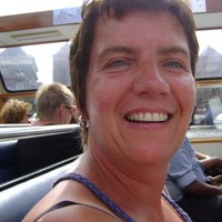 Karin Hoezen