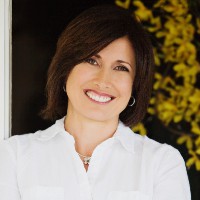 Karin Dean