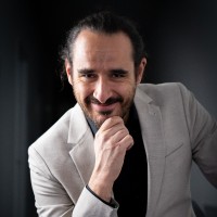 Dr. José Antonio Carmona Arana