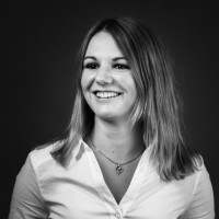 Corinna Simon