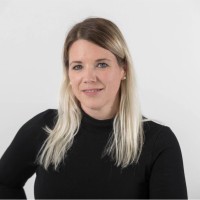 Karin Artner