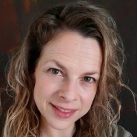 Suzanne Mostert