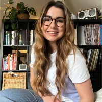 Kyra Selles