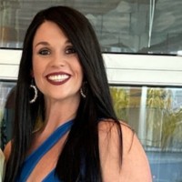 Brittany Mullins, Cam