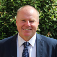 Steve Elliott