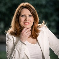 Pascaline Matusiak   COACH