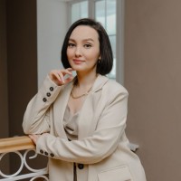 Elina M.