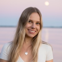 Claire Lauzon
