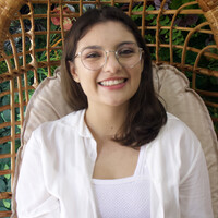 Lívia Peixoto Domingues
