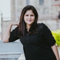 Lucia R.