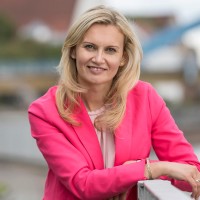 Dr. Anna M. Steinkamp