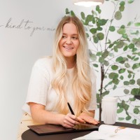 Rhiannon Stephens