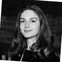 Lara Miró