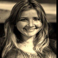Adriana Mandelli Garcia