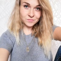 Настя Попова