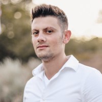 Mesut Apil