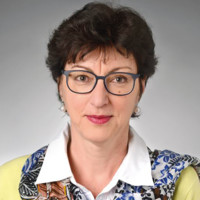 Erika Karlen-Oszlai