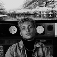 Alex Reeves
