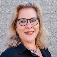 Esther Henebiens