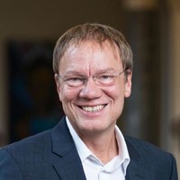 Dr. Peter Delwing