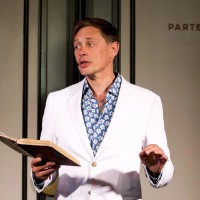 Justin Samgar de Verteller