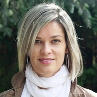Eva Dobak
