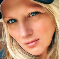 Julie Bond