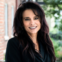 Crystal Hollands