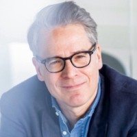 Dr. Lars Hewel
