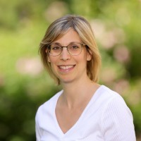 Dr. Eva Gador