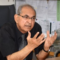 Tariq Mufti