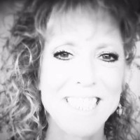 Rhonda (Roxi) Easley