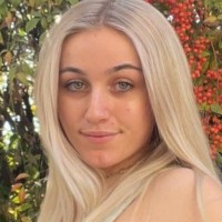 Holly Harrelson