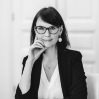 Iris M. W.