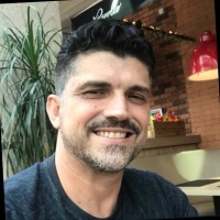Claudio R Estezi