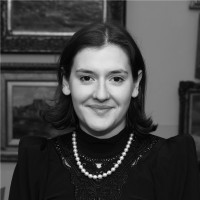 Lindsay L.