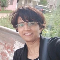 Dr Roopa Seshadri