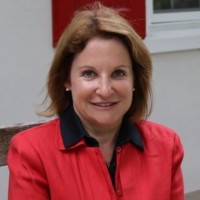 Dina Plapler