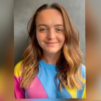 Dr Chloe Rayner