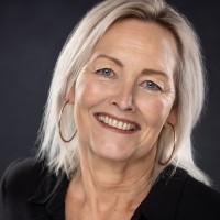Jo Martin