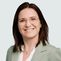 Julia Schrader