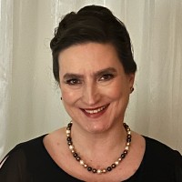Dr. Marika Crohns