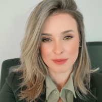 Letícia Mello