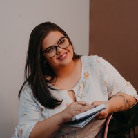 Thais Lobo