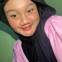 Naira Fitri R