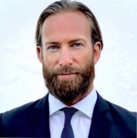 Capt. Menno Bakker MA. MBA