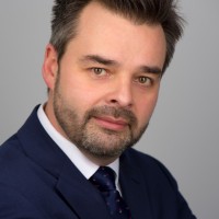 Simon Perry