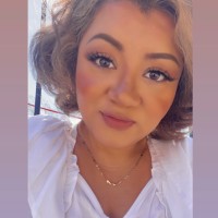 Cinthia B.
